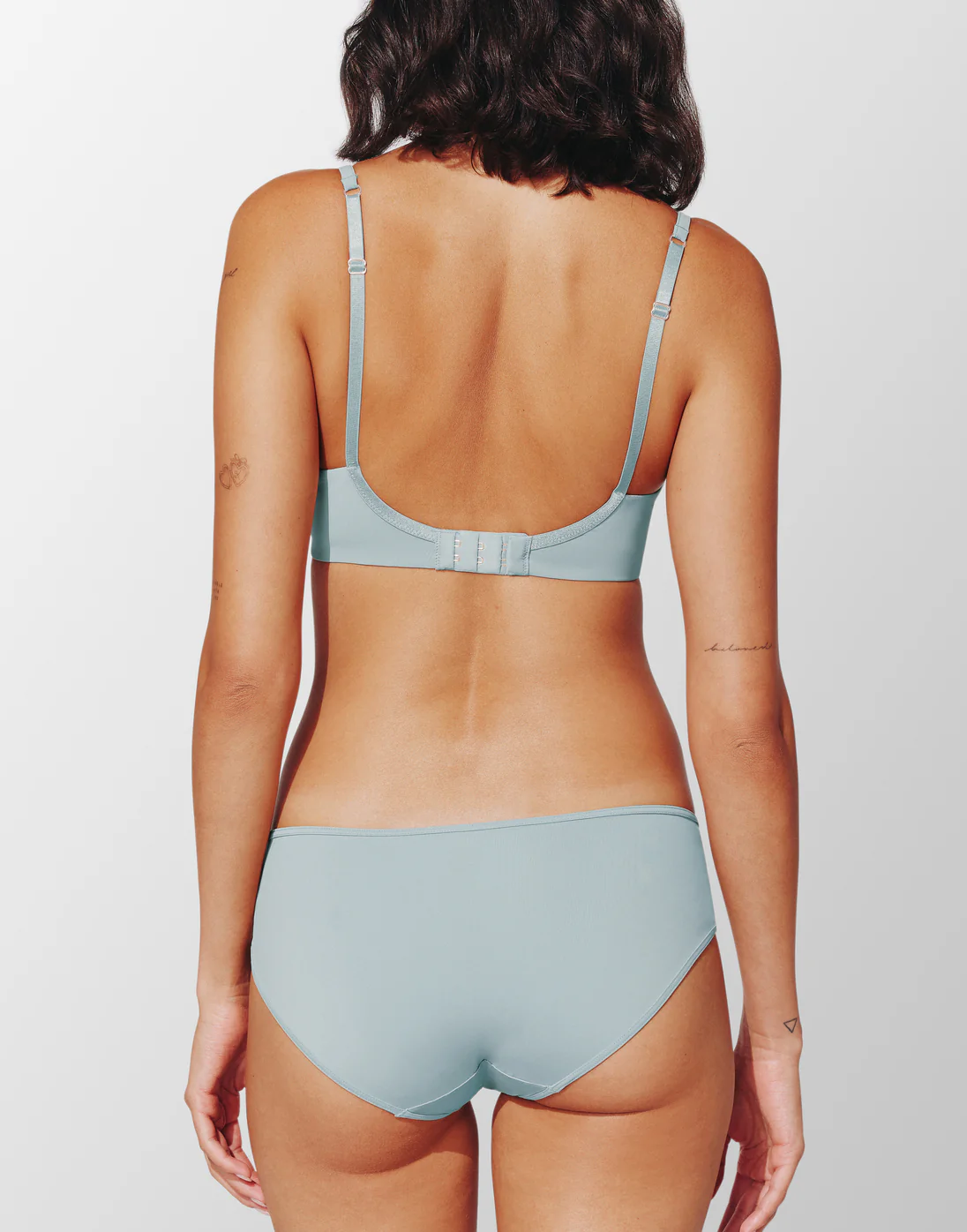 24/7® Classic Uplift Plunge Bra - Image 4