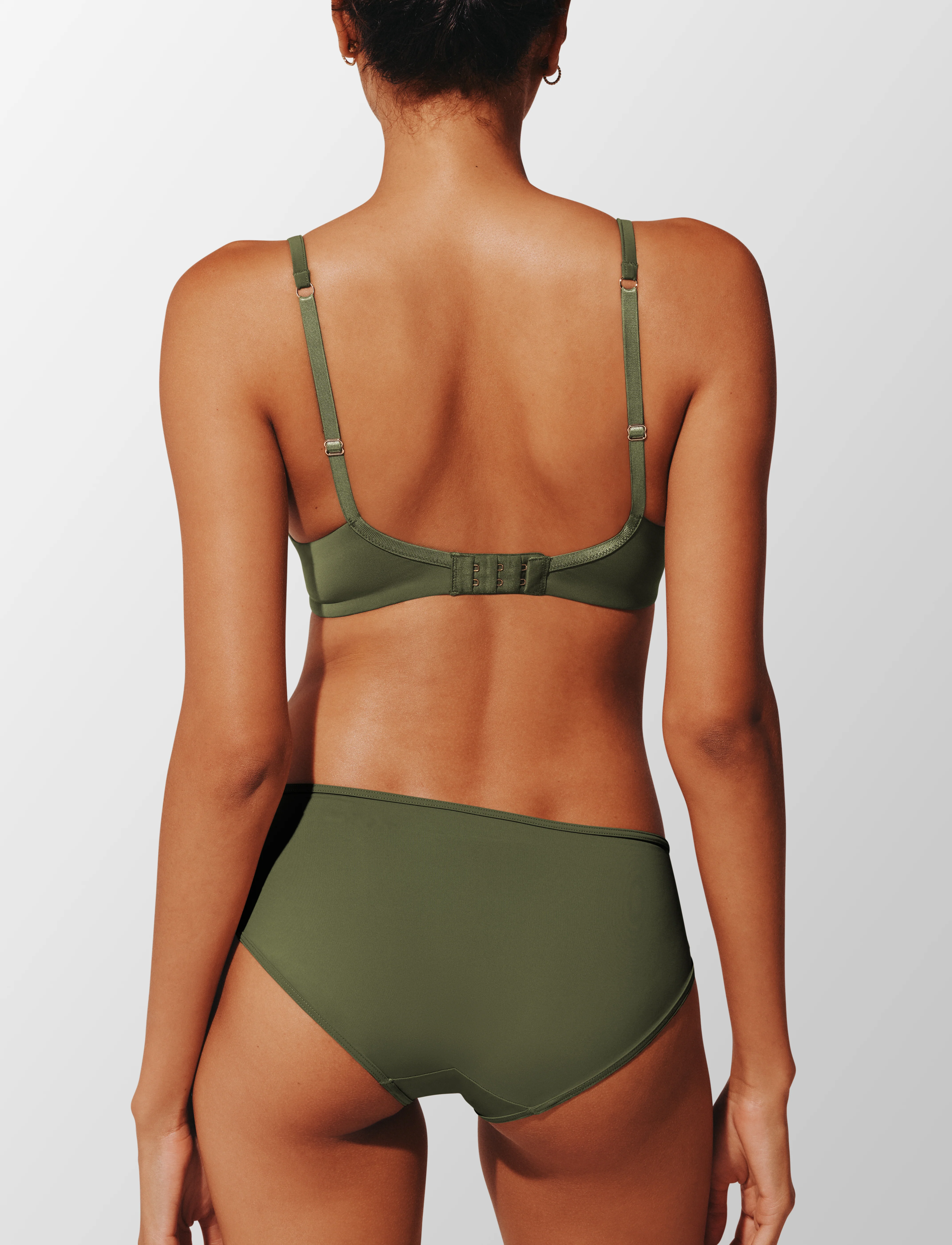 24/7® Classic Uplift Plunge Bra - Image 4