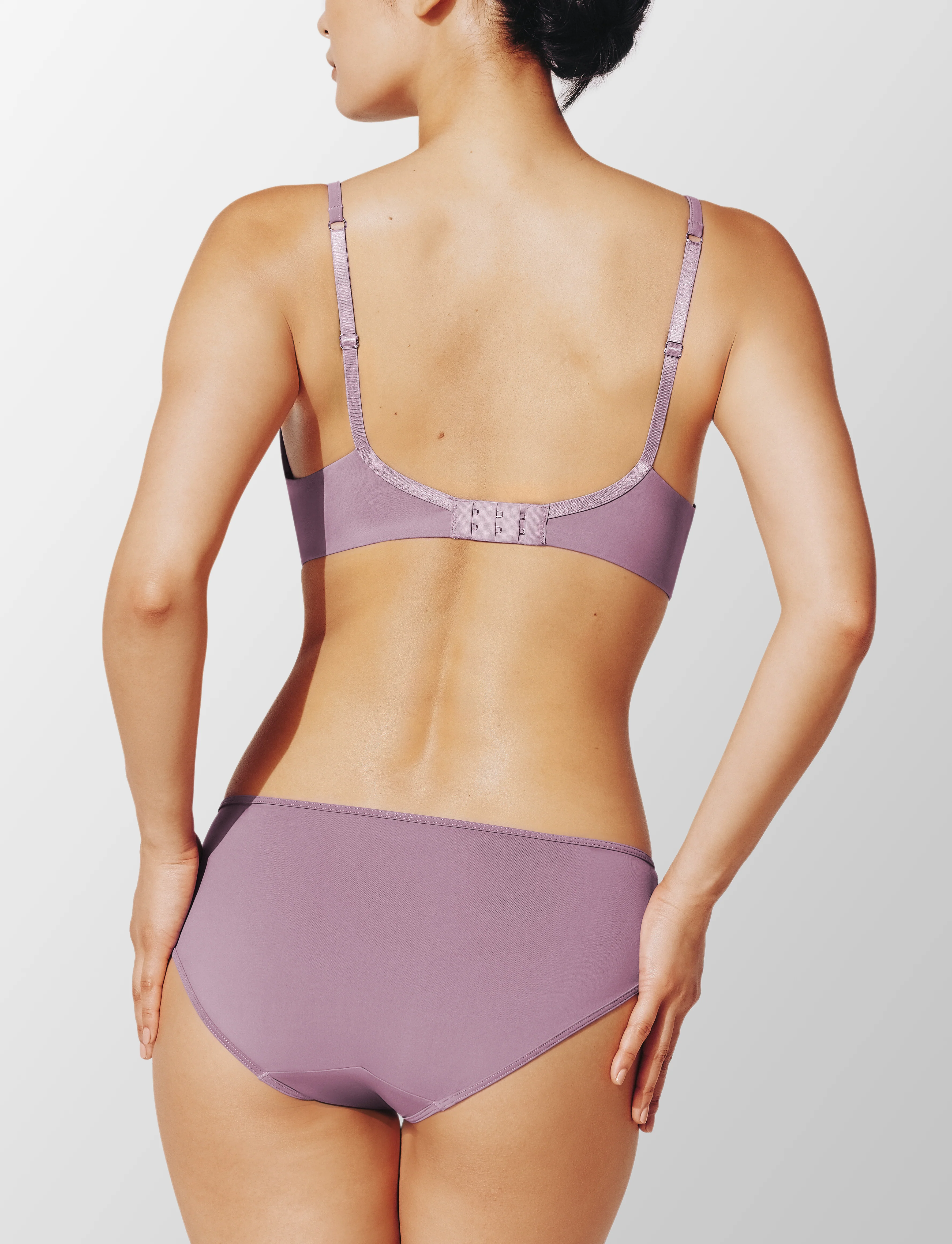 24/7® Classic Uplift Plunge Bra - Image 4
