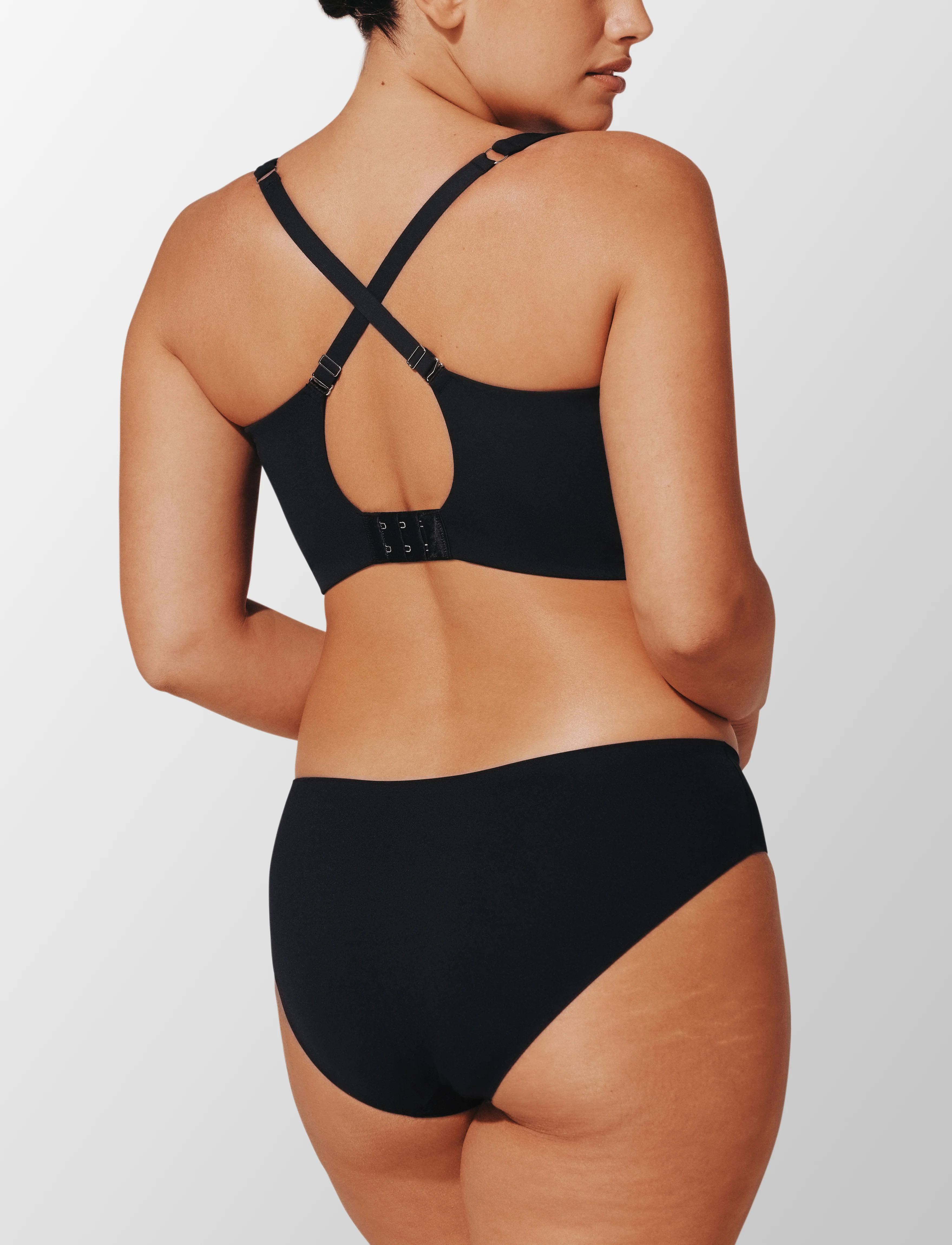 ComfortStretch Smoothing Wireless Bra - Image 3