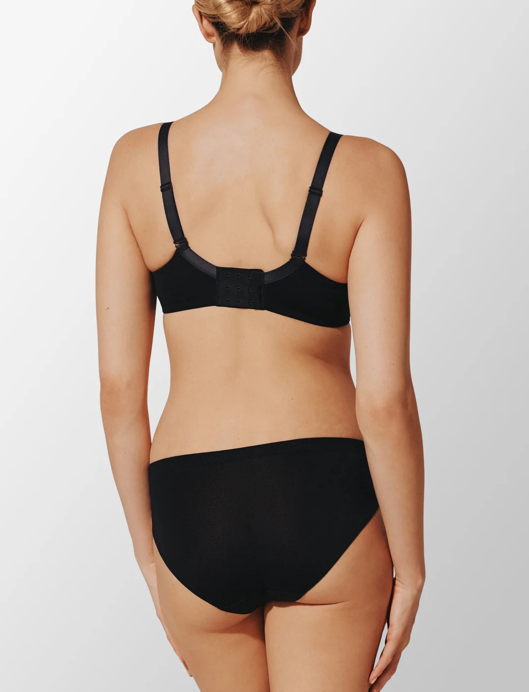 Thermoregulating TempSync™ T-Shirt Bra - Image 4