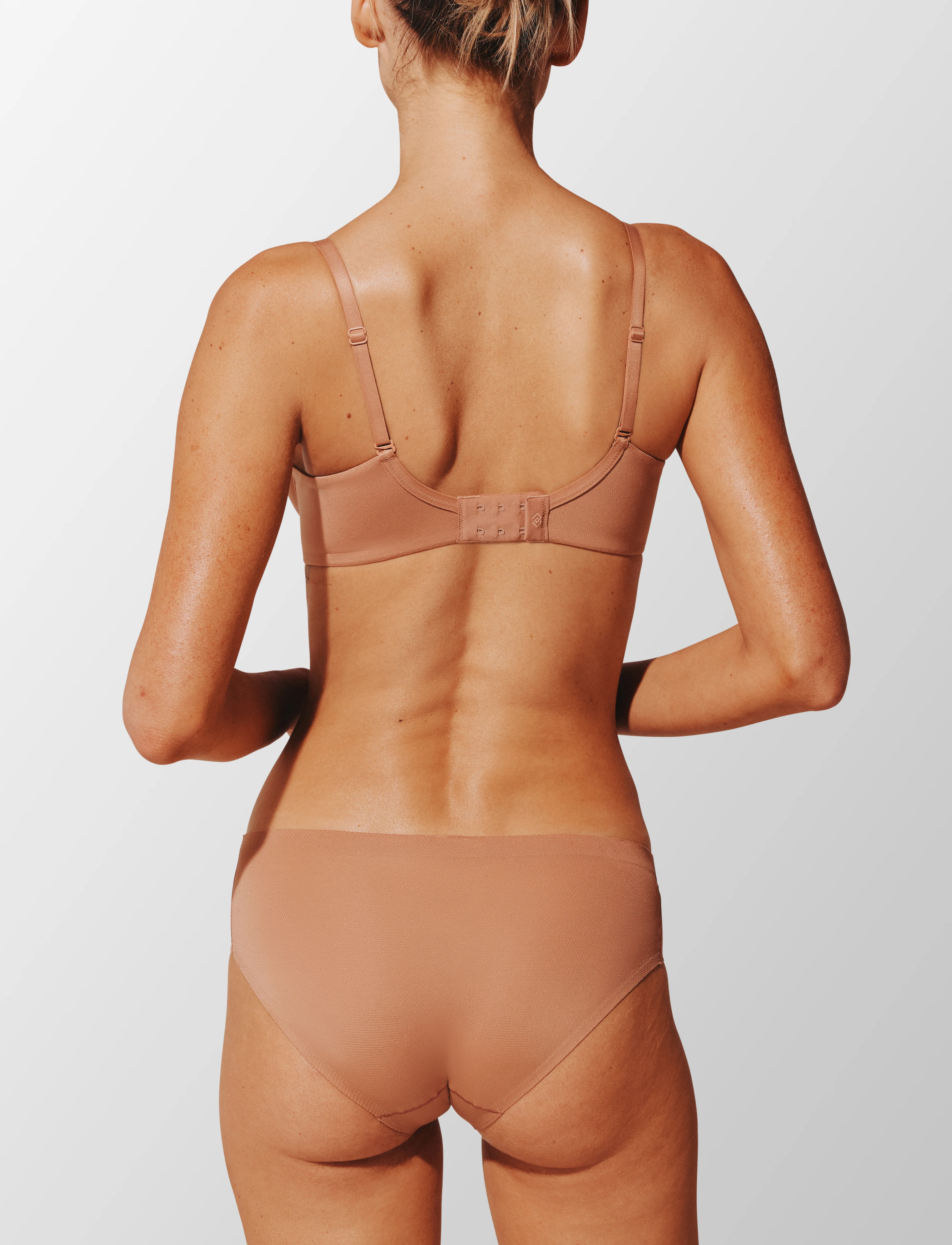 Thermoregulating TempSync™ T-Shirt Bra - Image 4